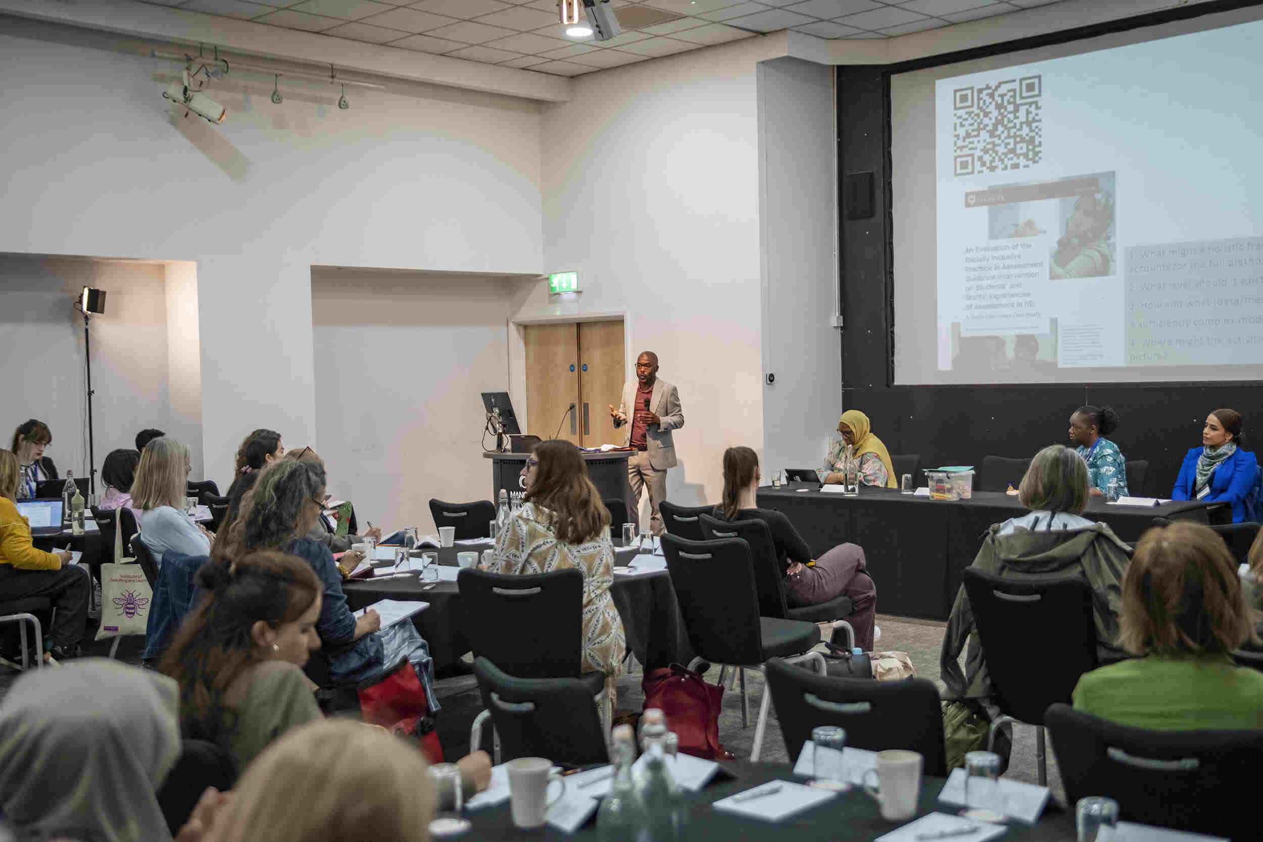 An image of the plenary session.